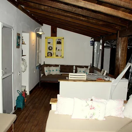 בית הארחה Imerek Stone House 2*