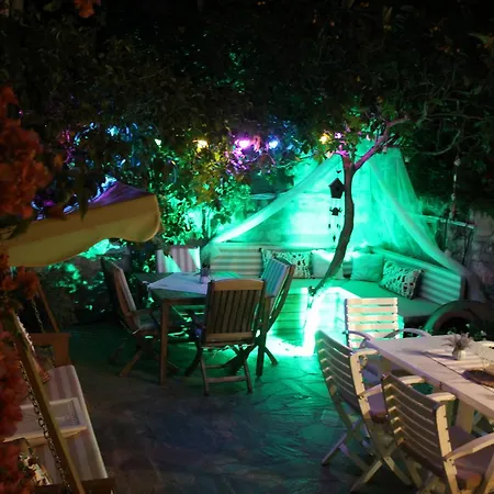 בית הארחה Imerek Stone House 2*