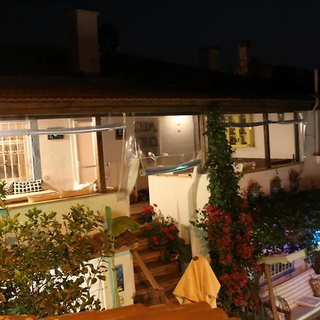 בית הארחה Imerek Stone House 2*