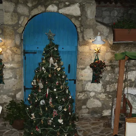 Pensión Imerek Stone House 2*