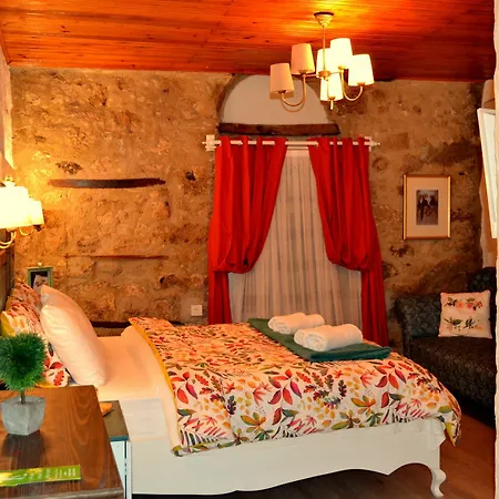 Imerek Stone House Pensión 2*