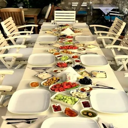 בית הארחה Imerek Stone House 2*